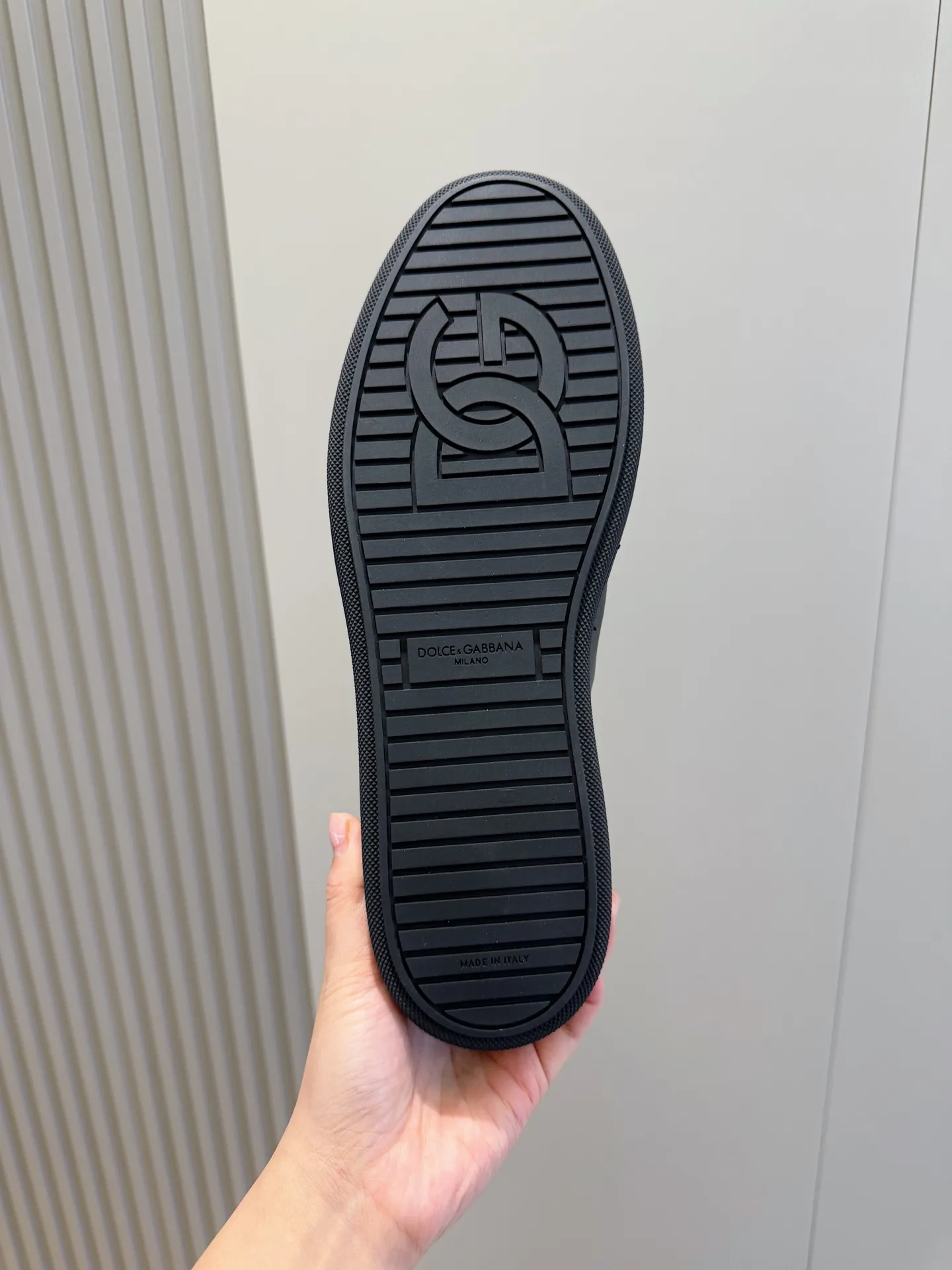 Men's Men's Shoes💰400 [New Style]🐏🐏DG men's calfskin sneakers Portofino Yacht shoes, simple and versatile design, unique saddle leather soles. The Dolce &G logo rear wing is the icing on the cake. Imported cowhide + rubber outsole Size: 39-44 (customized at 38.45)